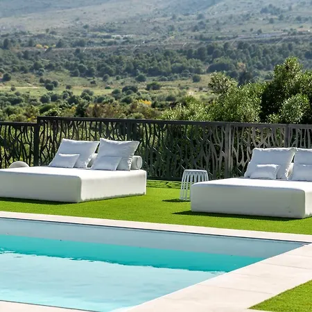 Palm Tree - 5bdr Paradise Pool / Chill Out Beds Villa *